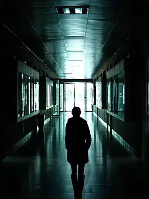 被室友偷钱了怎么处理